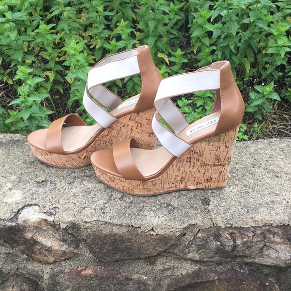 Steve Madden Platform Sandals - Picture 2 of 8